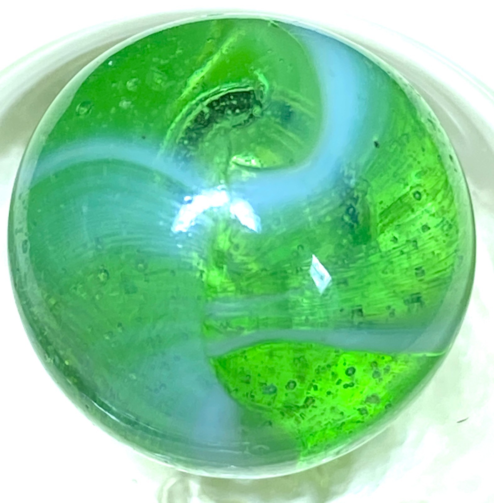 MASTER MARBLE LIME GREEN SUNBURST BRUSHED PATCH WITH A HUGE BUBBLE INSIDE 8B/11