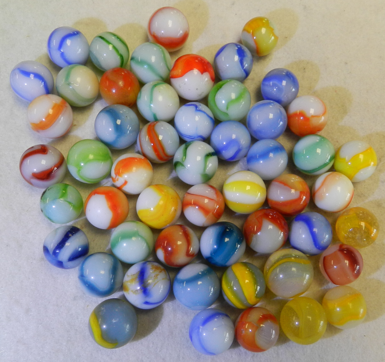 #17781m Vintage Group of 50 Peltier Glass Marbles .59 to .68 Inches