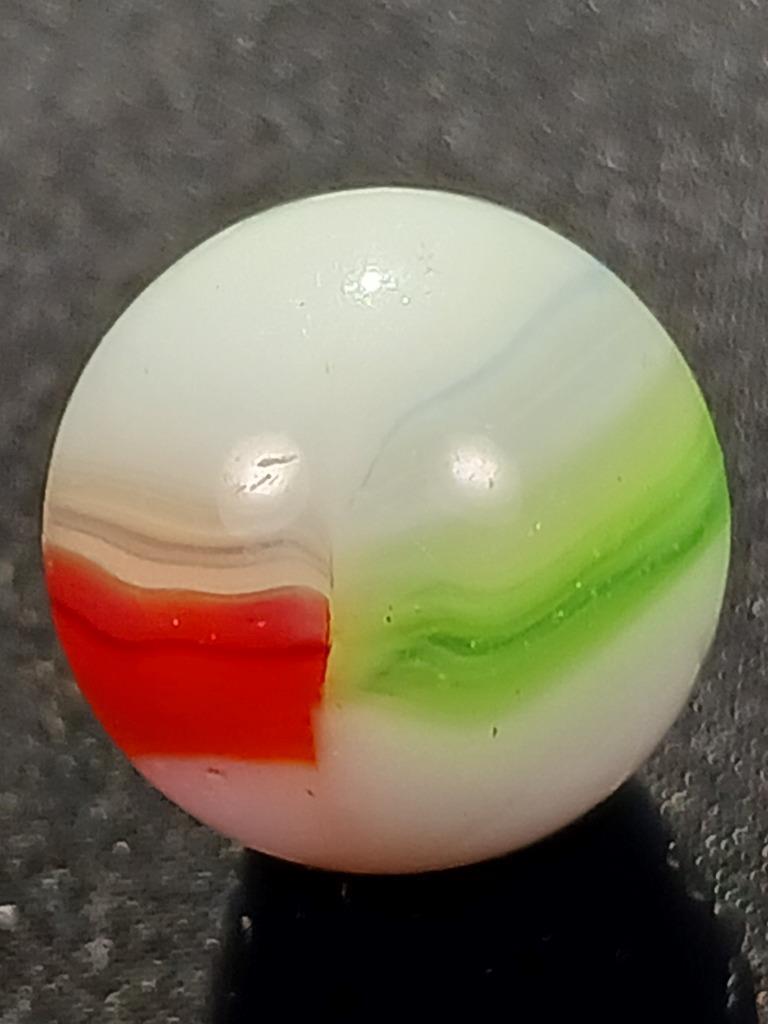 Vitro Agate .55″ Christmas Tri-Lite Red Green White Near Mnt Serious Marble A216