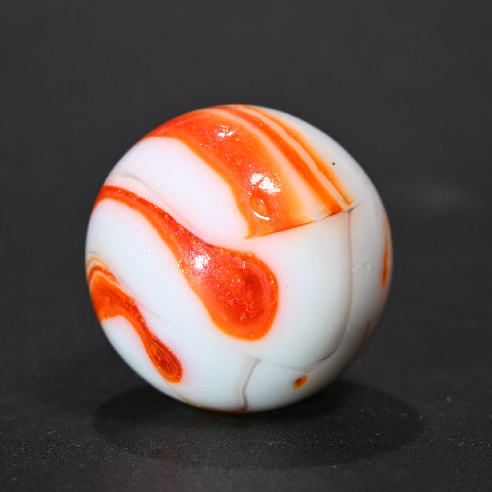 Midsize Veiligglas Opaque Vintage Marble Bold Streaky Orange 1950’s 21.1mm 13/16
