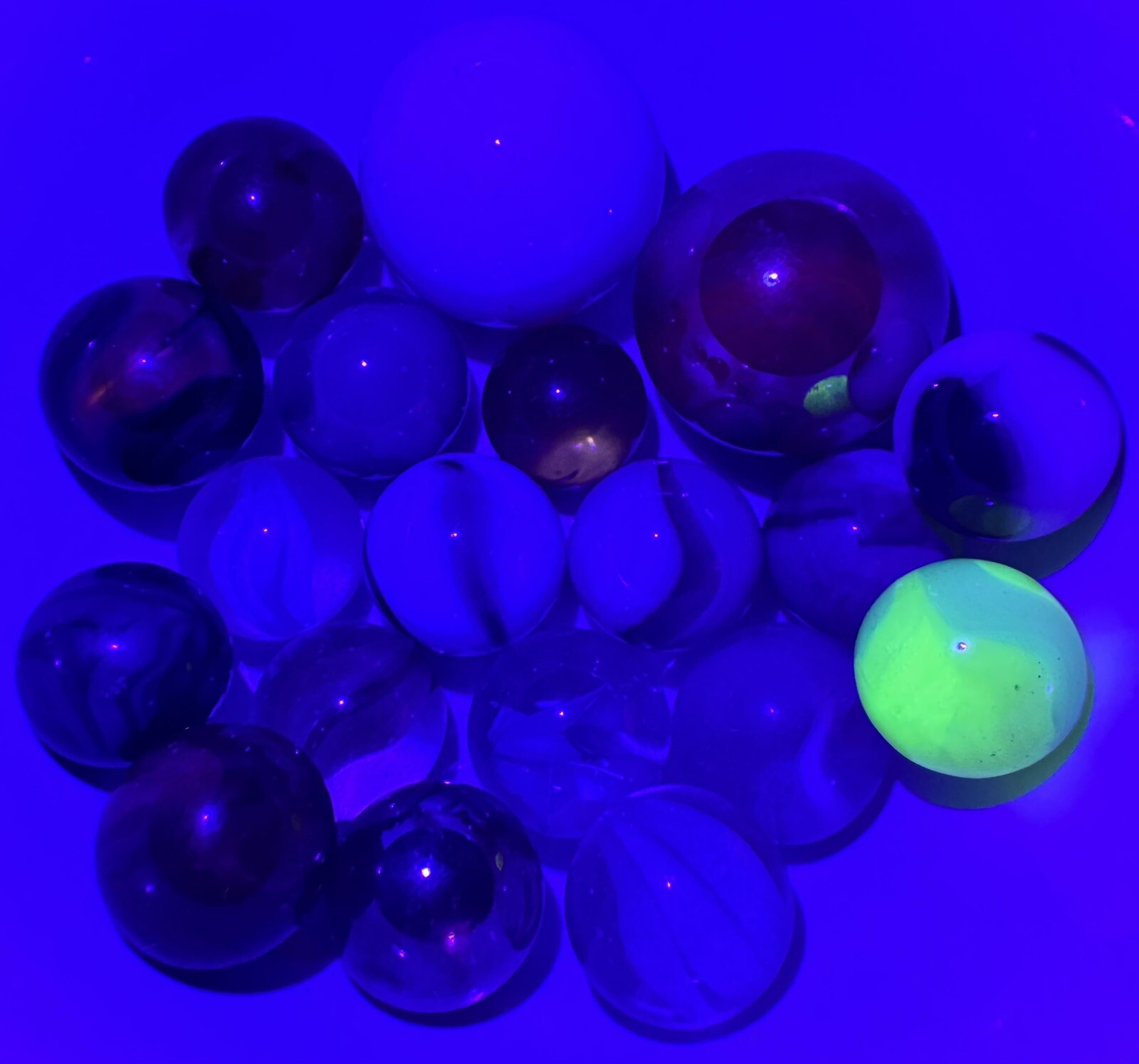 Vintage Marble Lot Of MARBLES UV Reactive Cadmium Uranium Lot #50