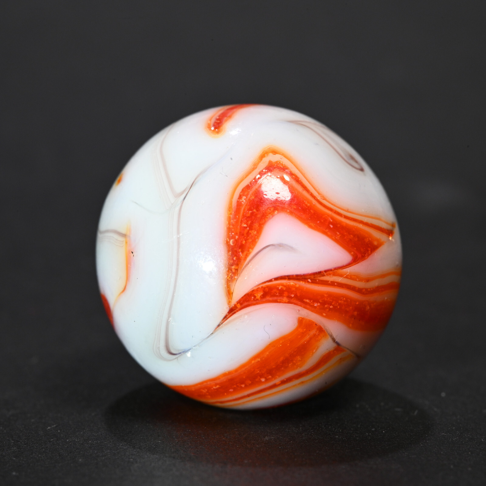 Midsize Veiligglas Opaque Vintage Marble Bold Streaky Orange 1950’s 21.1mm 13/16