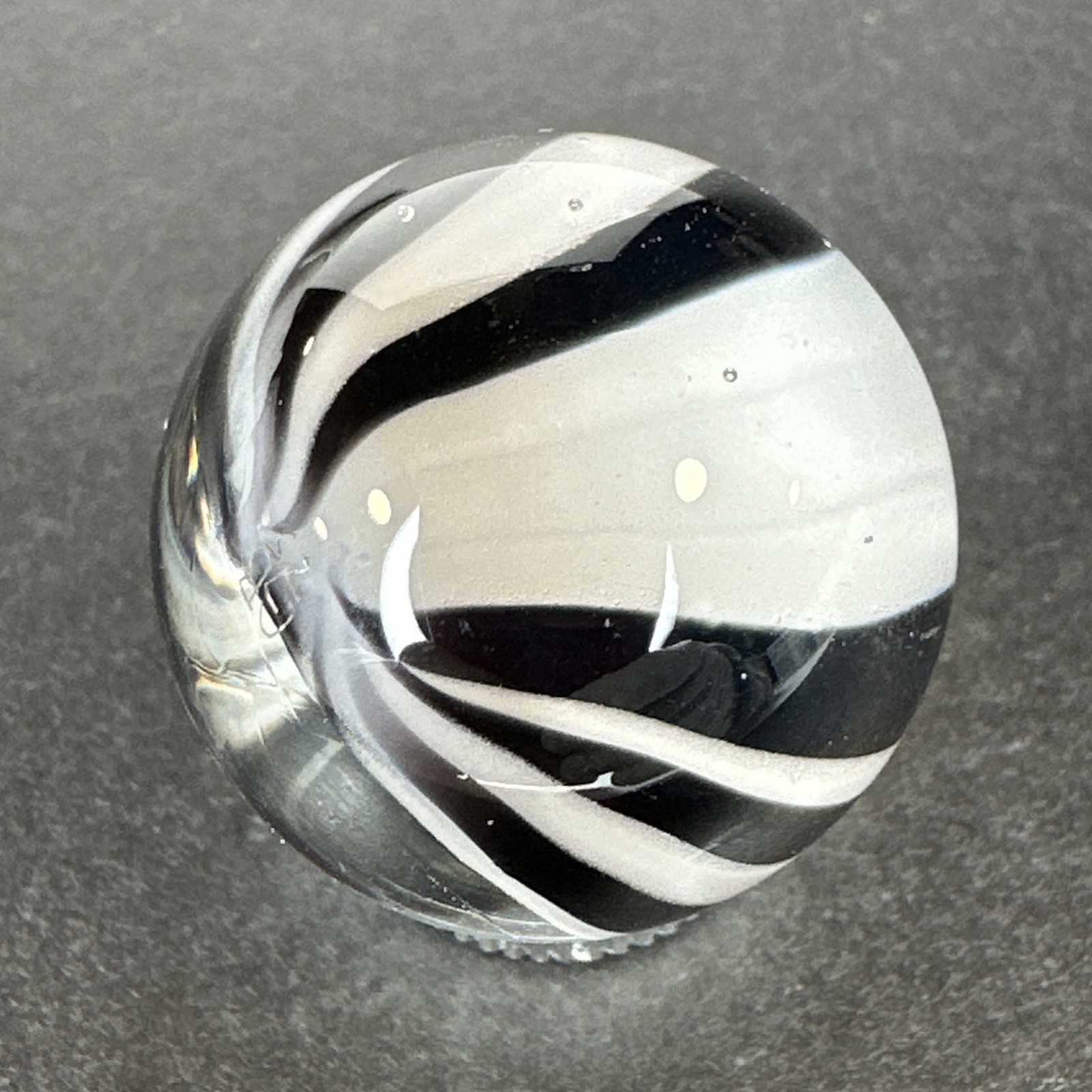 Contemporary Handmade Art Glass Marble .99″ Black White Double Sided Core MIB
