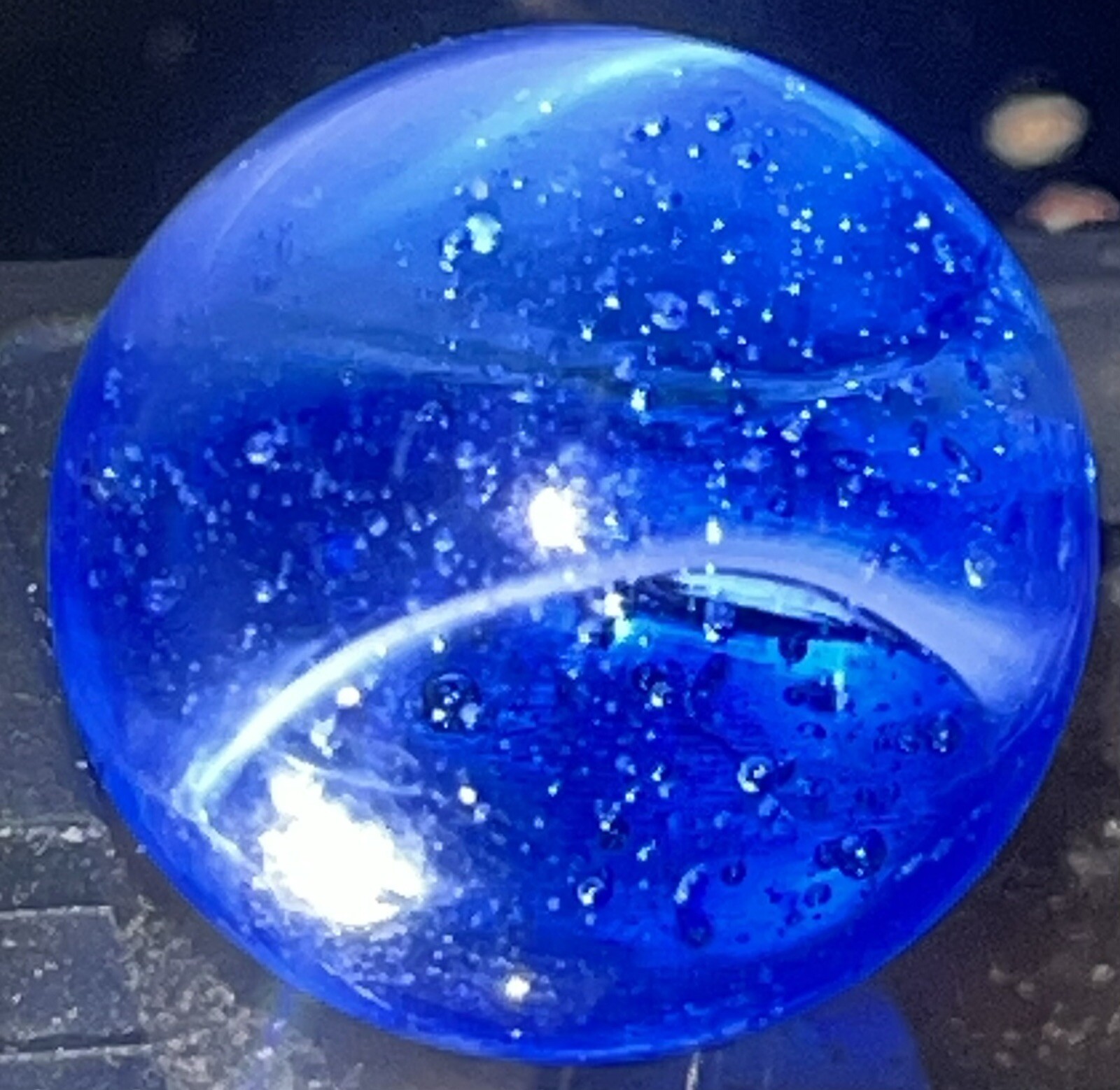 VTG PELTIER TRANSPARENT BUBBLY BLUE /WHITE SWIRL RAINBO 5/8” MARBLE