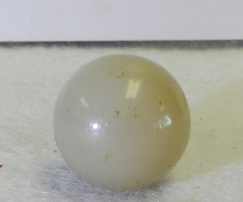 #19956m Vintage Peltier Glass Pearlized Patch Marble .62 Inches