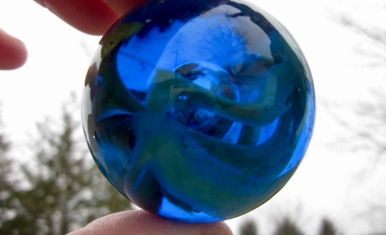 TOE BREAKER 50mm (2″) SEA TURTLE clear Blue/Green Marbles glass ball HUGE Swirl