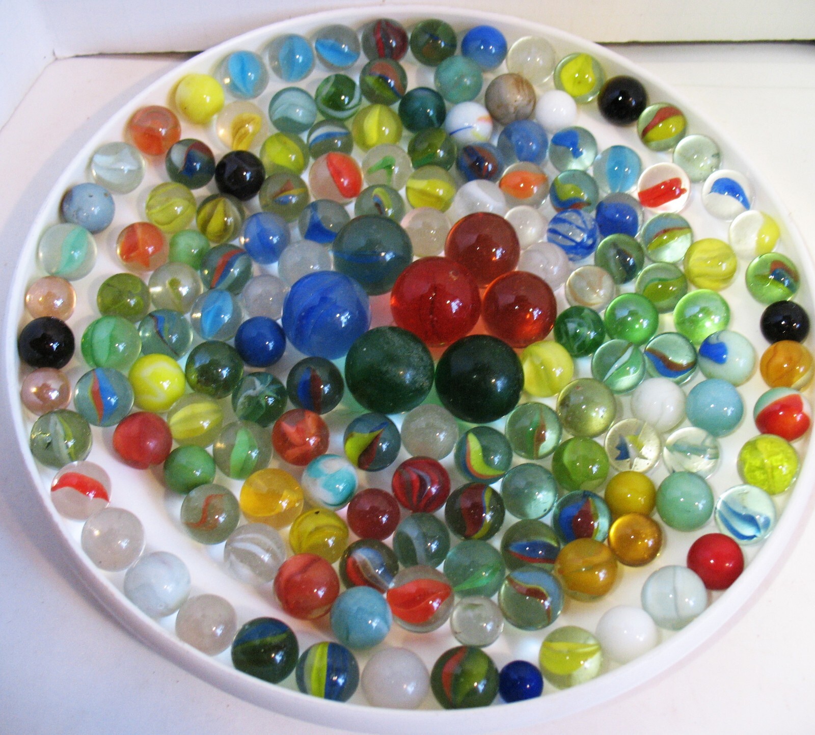Vtg Lot of 150+ Marbles Including 6 Shooters .43-.52- 1.02″ Dia Mostly Catseyes