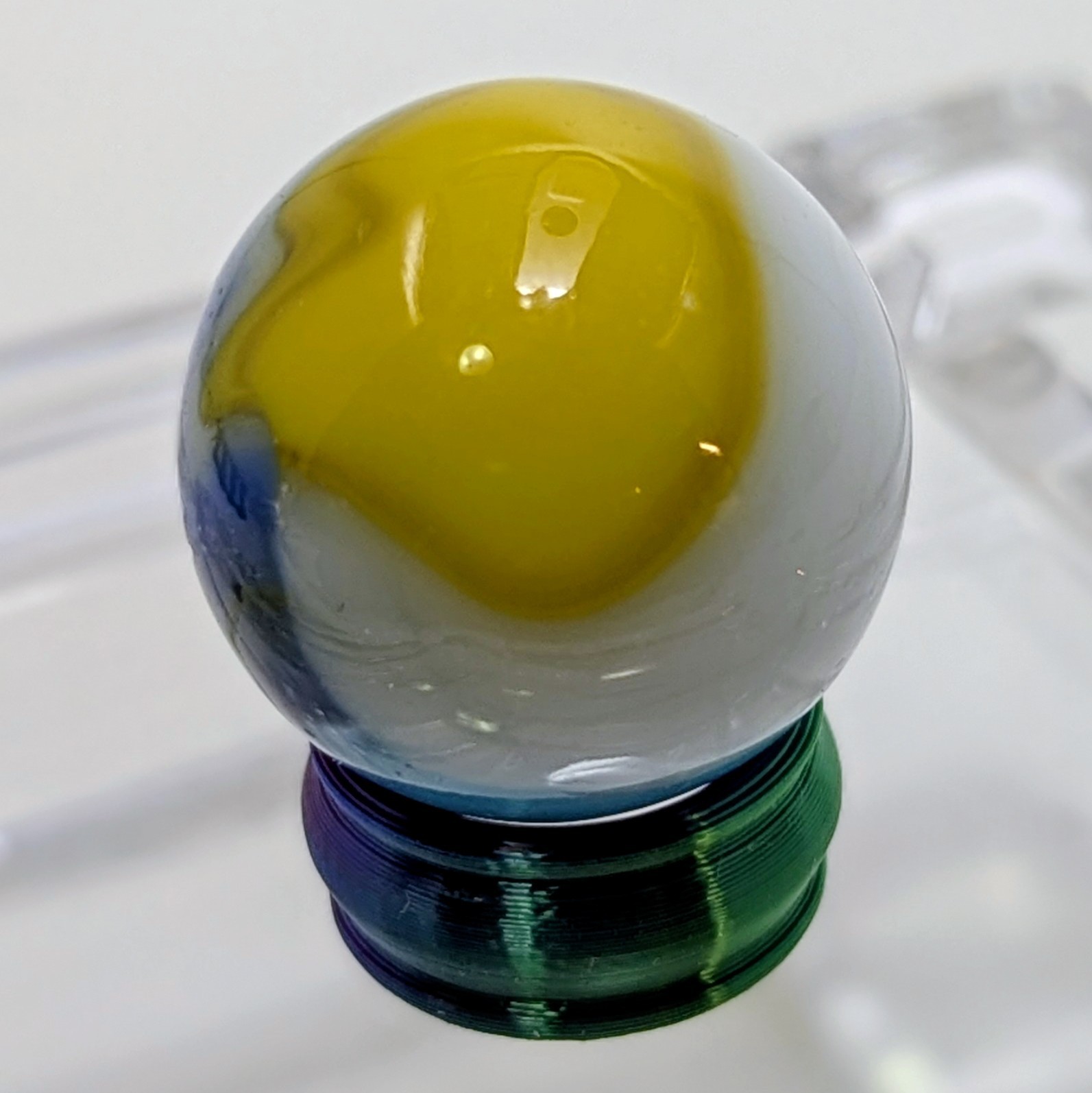 Vintage Vitro Agate Parrot 21.97mm Wet-Mint; Sky & Dark Blue, Yellow, White 💎