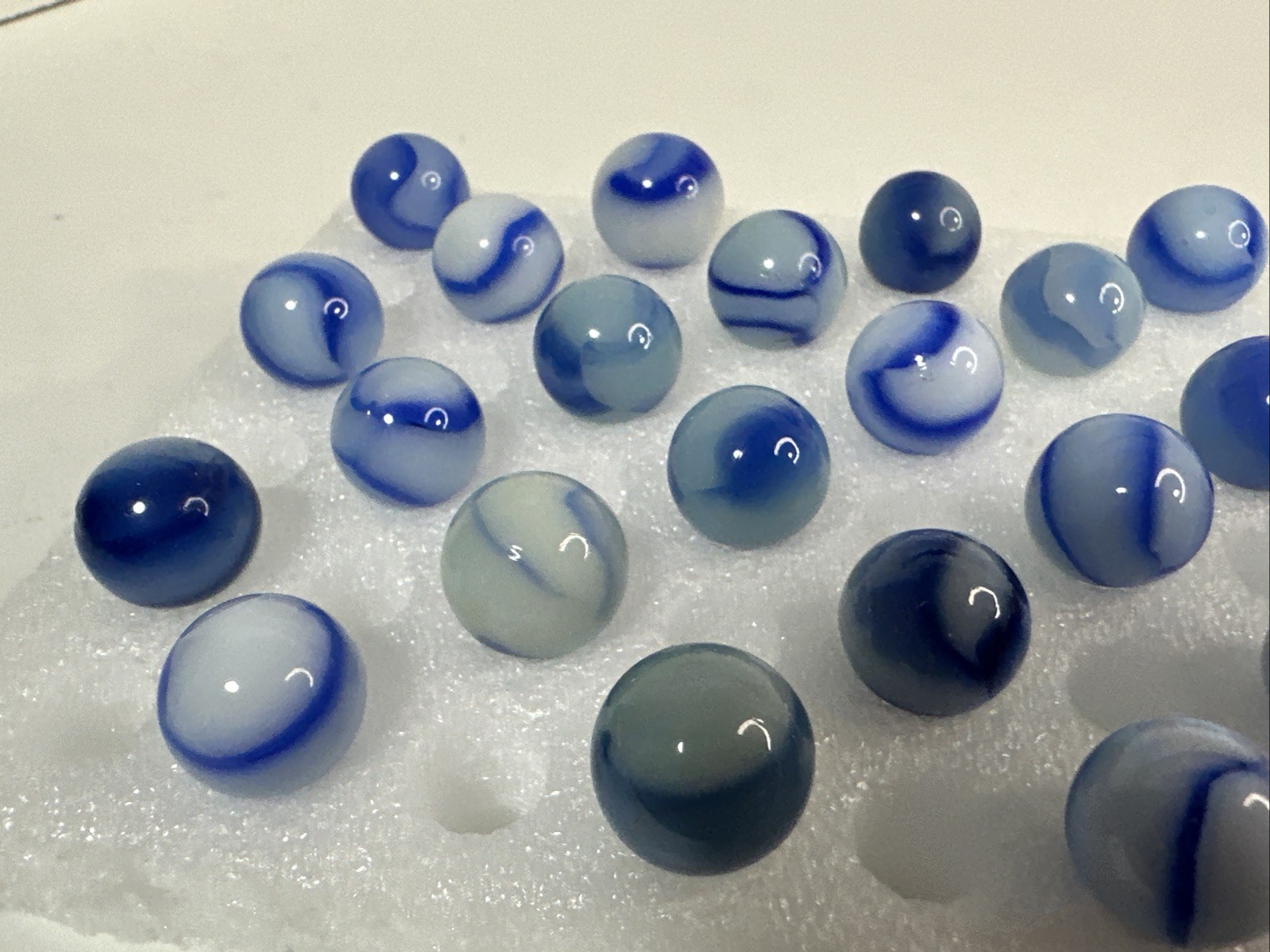 109 Lot Of 30 Vintage Peltier Rainbo Marbles!