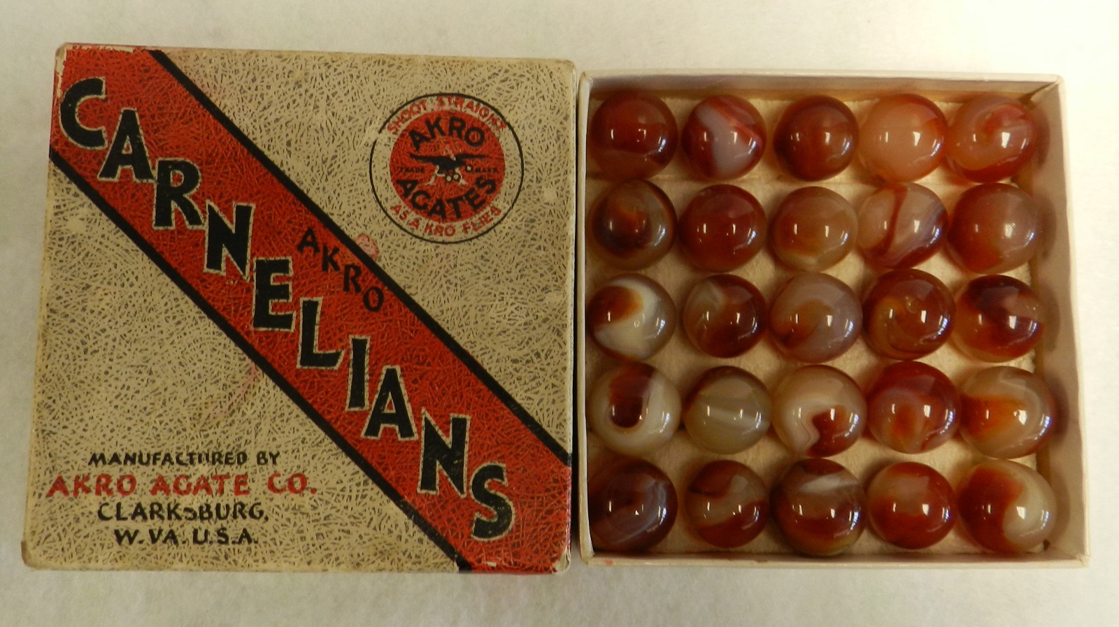 #20460m Very Nice Akro Agate Carnelian Box No 1 With Marbles