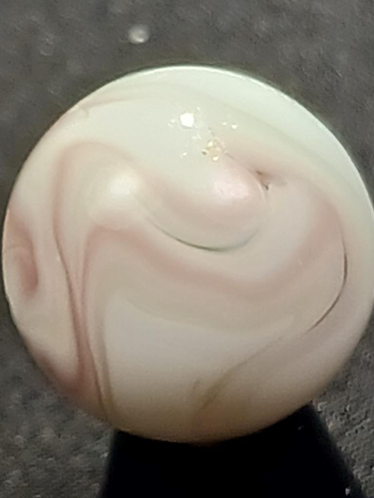 Alley Agate Heaton .57″ Thistle + Pearl White on Clear Swirl Serious Marble A404