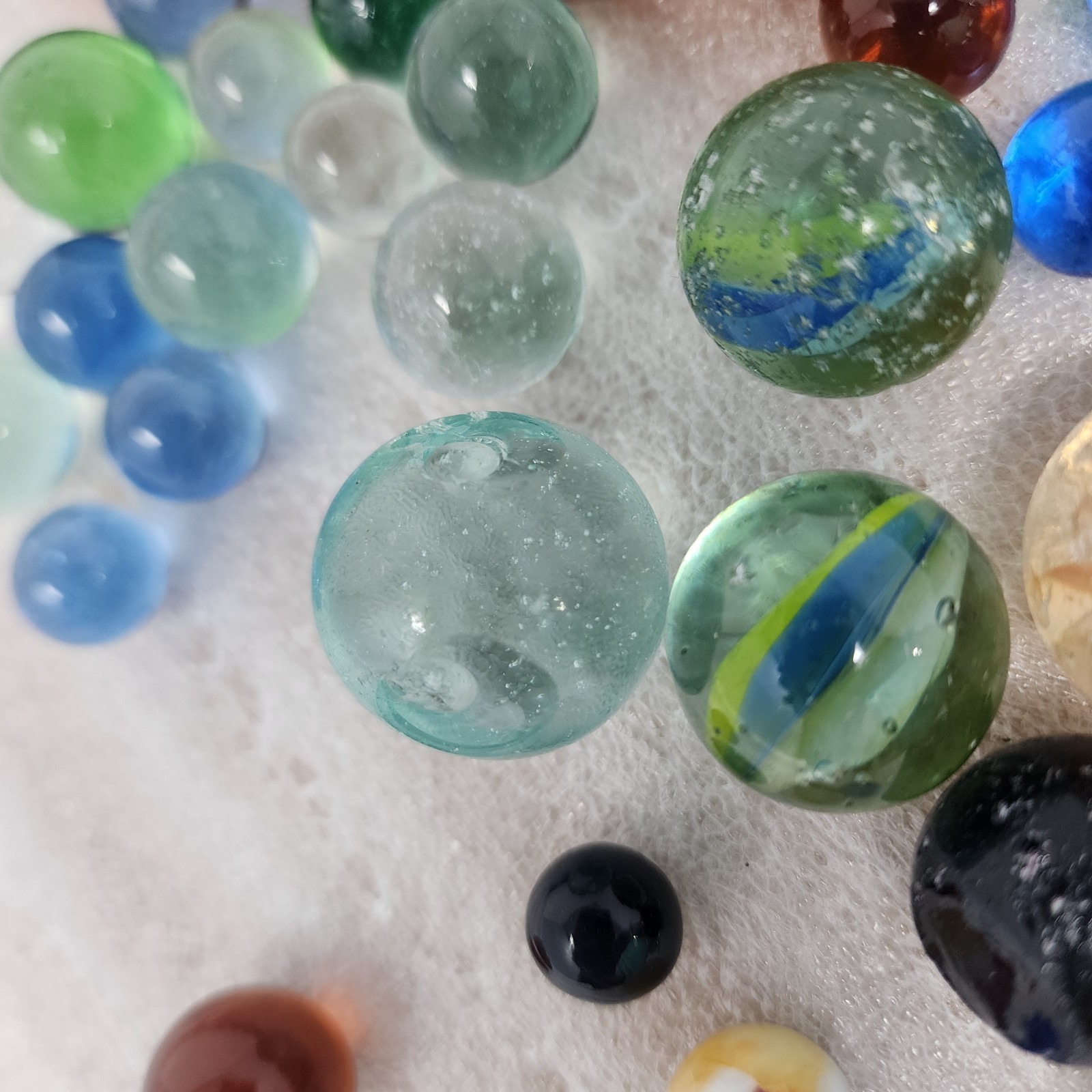 Vintage GLASS MARBLES 95 pc 2 pound Lot Mix Multi Color Multi Sizes