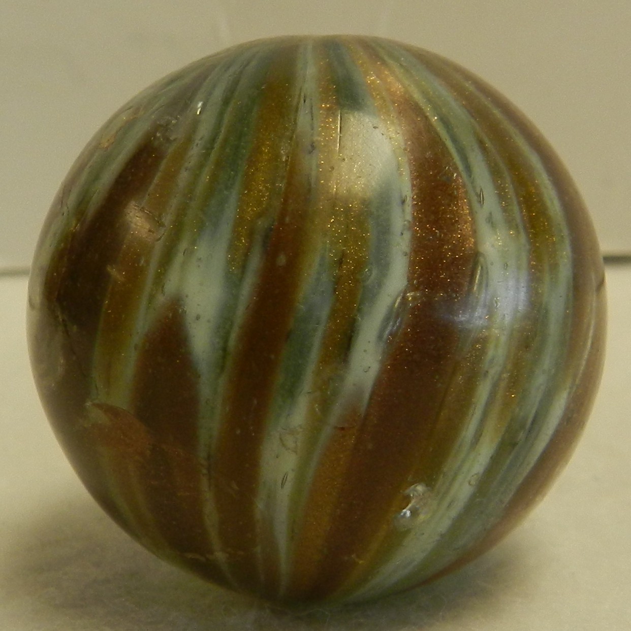 #19651m Huge 1.35 Inches Vintage German Handmade Onionskin Lutz Marble