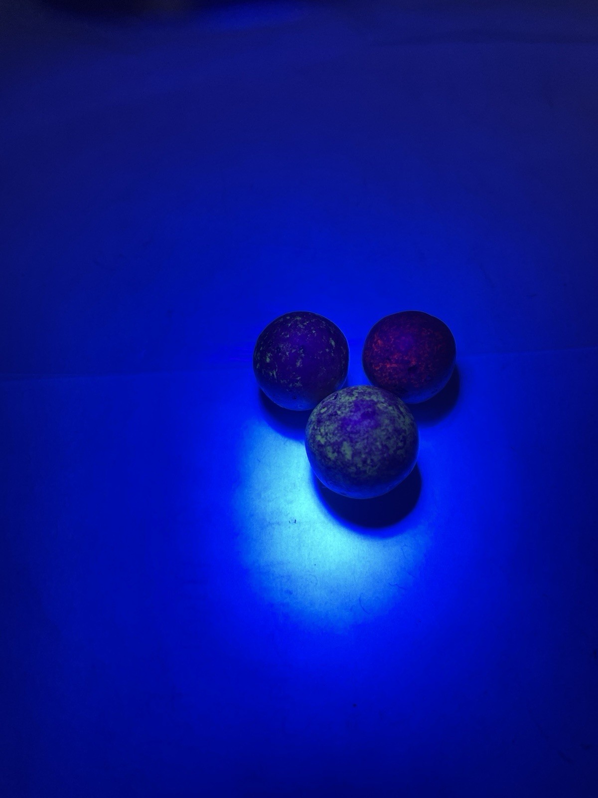 42 Pc Glow Marbles Uranium Cadmium Reactive Under UV Light Vintage
