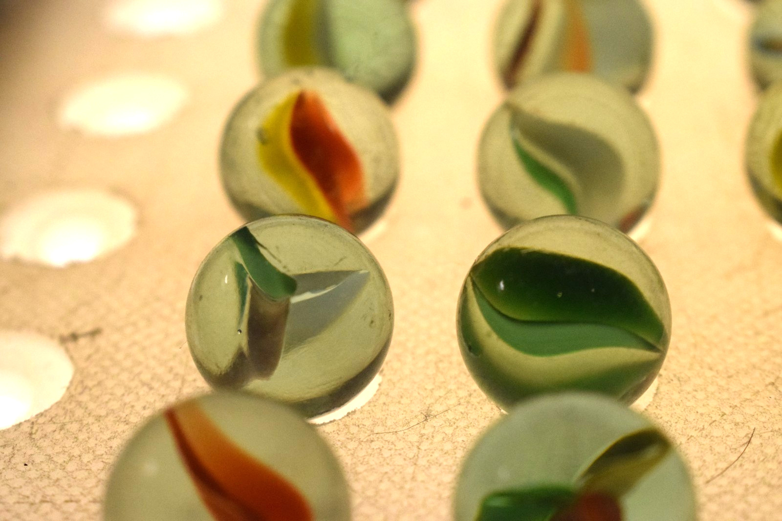 JAPAN CLEAR GREEN MARBLES CATS EYE BANANA 21PC LOT 1960s VINTAGE RED BLUE YELLOW