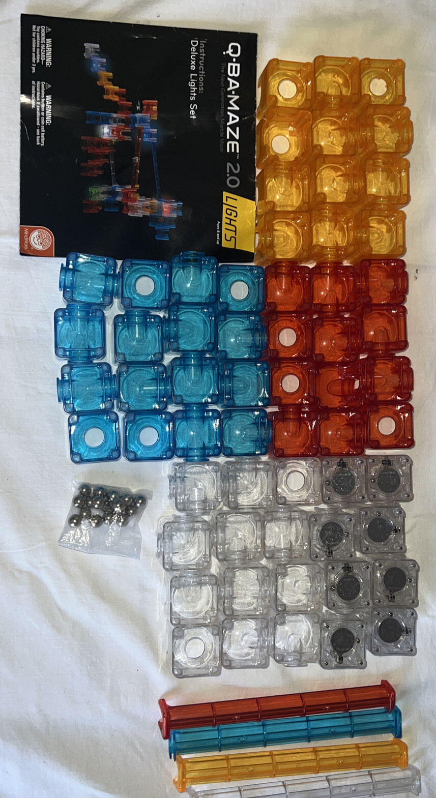 Q-BA-MAZE 2.0: Deluxe Lights Set Age 6 and Up 60 Cubes/8 Light-up 17 marb