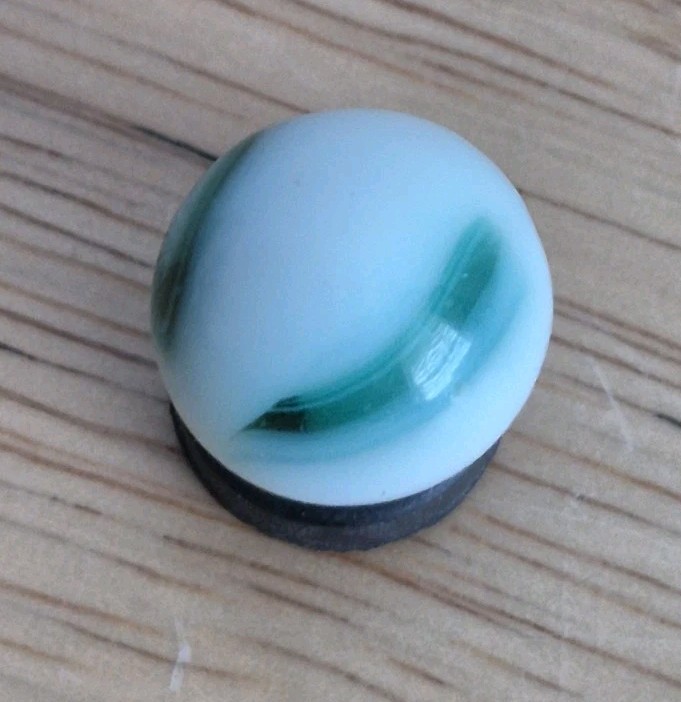 Jabo/Vitro Classic Marble Milk Emerald Swirl Vintage 15.1 mm