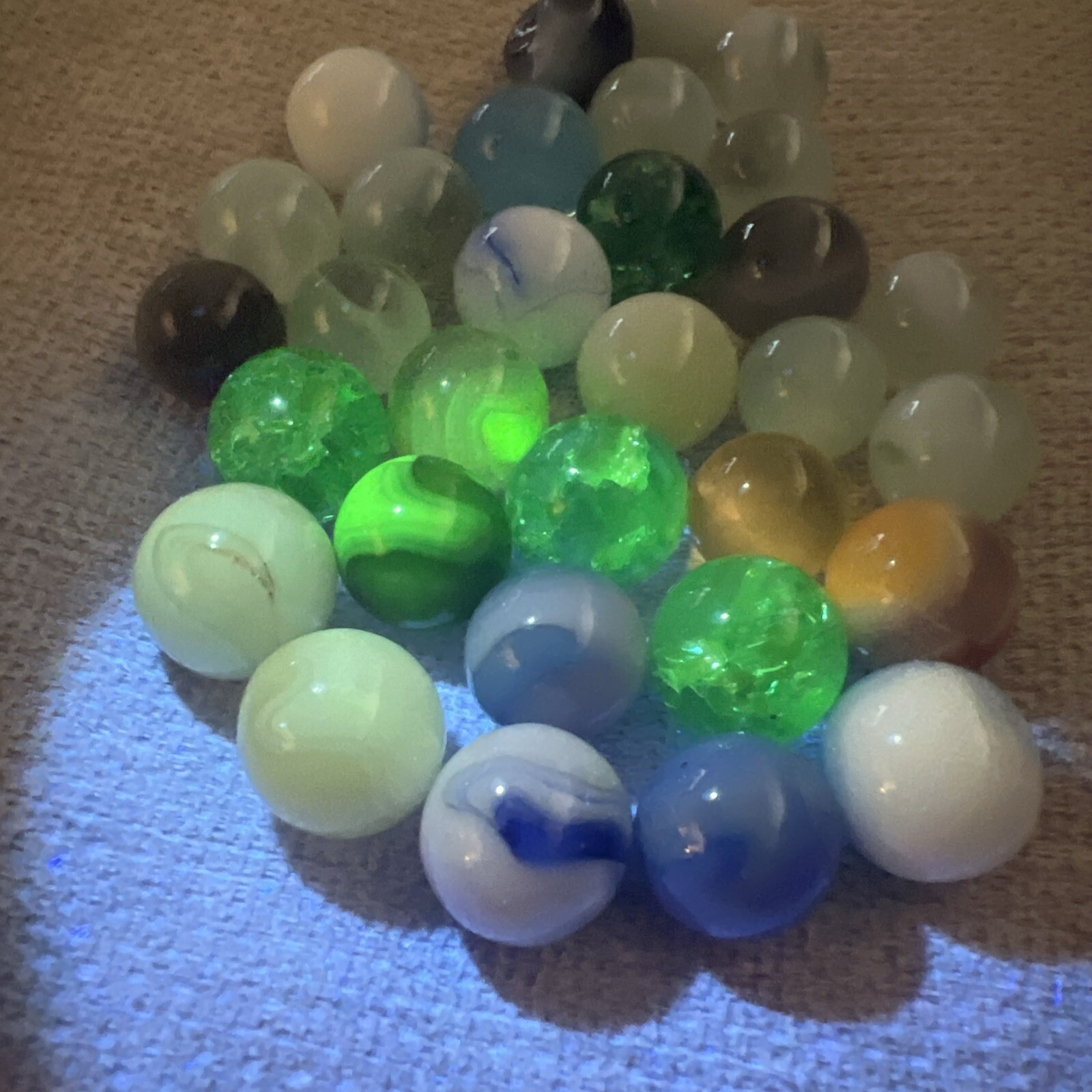 30 Glow in the Dark Glass Marbles Lot Assorted Colors❗