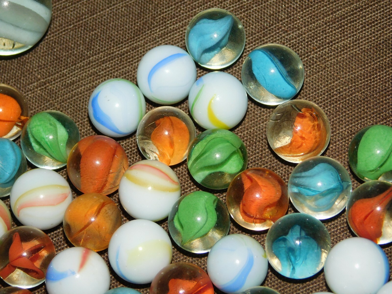 VINTAGE TOY 101 OLD MARBLES LOT