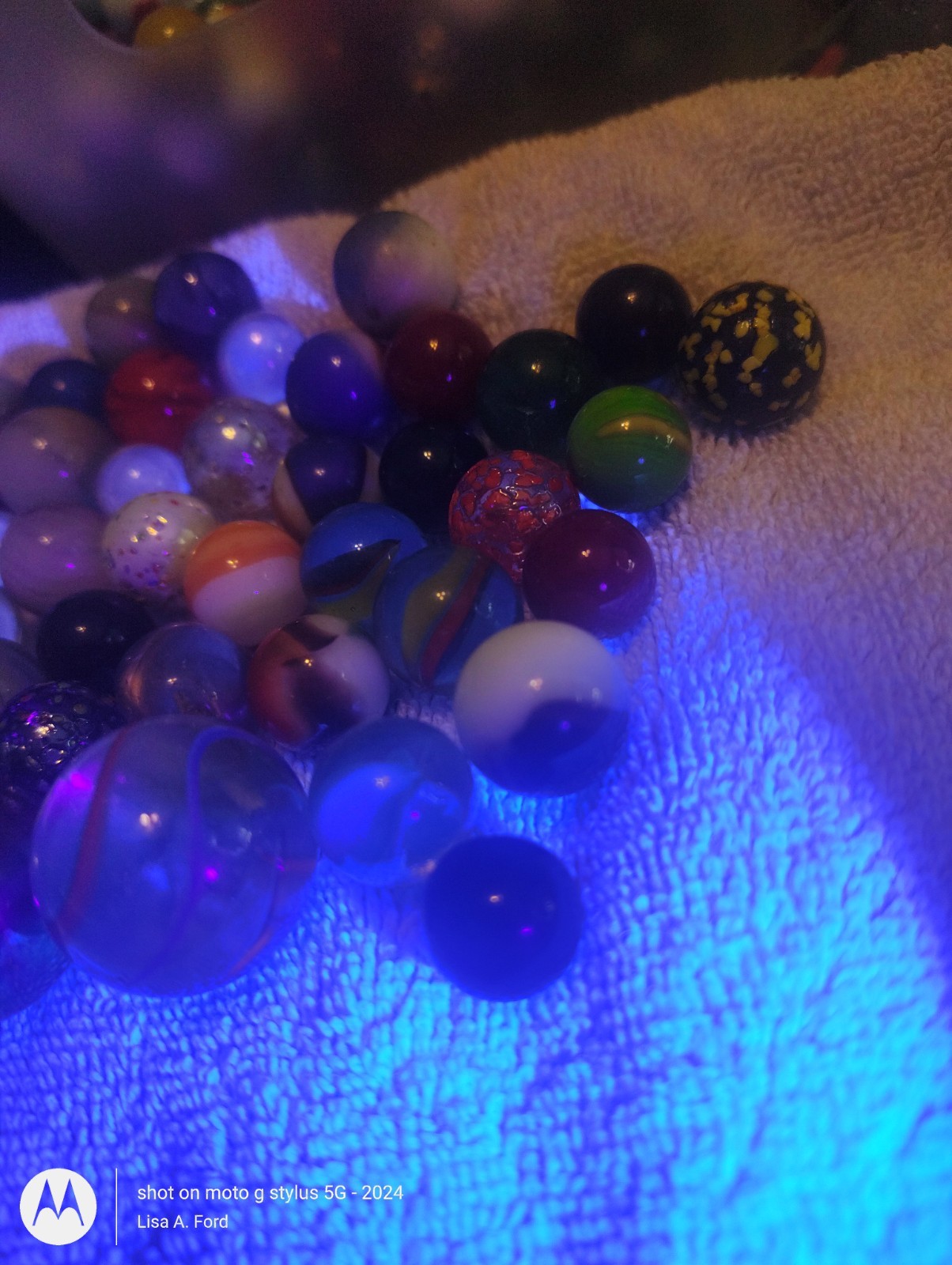 47 Old Marbles Lot UV Reactive Shooters Art Glass Confetti Swirls Cats Eye Mix