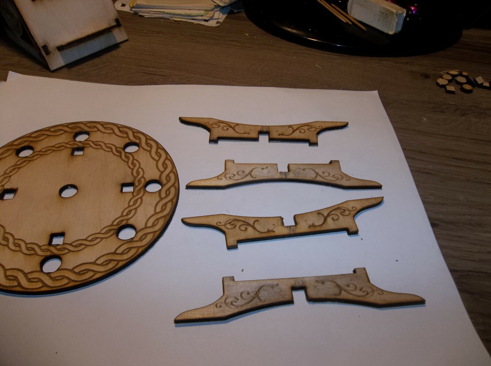 Round laser cut marble display stand made of baltic birch