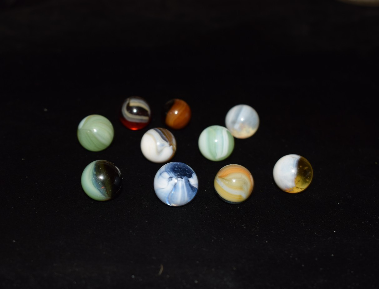 🧐👉Beautiful collector’s Lot of 10 vintage Master Marbles size .625″ MINT👈🧐