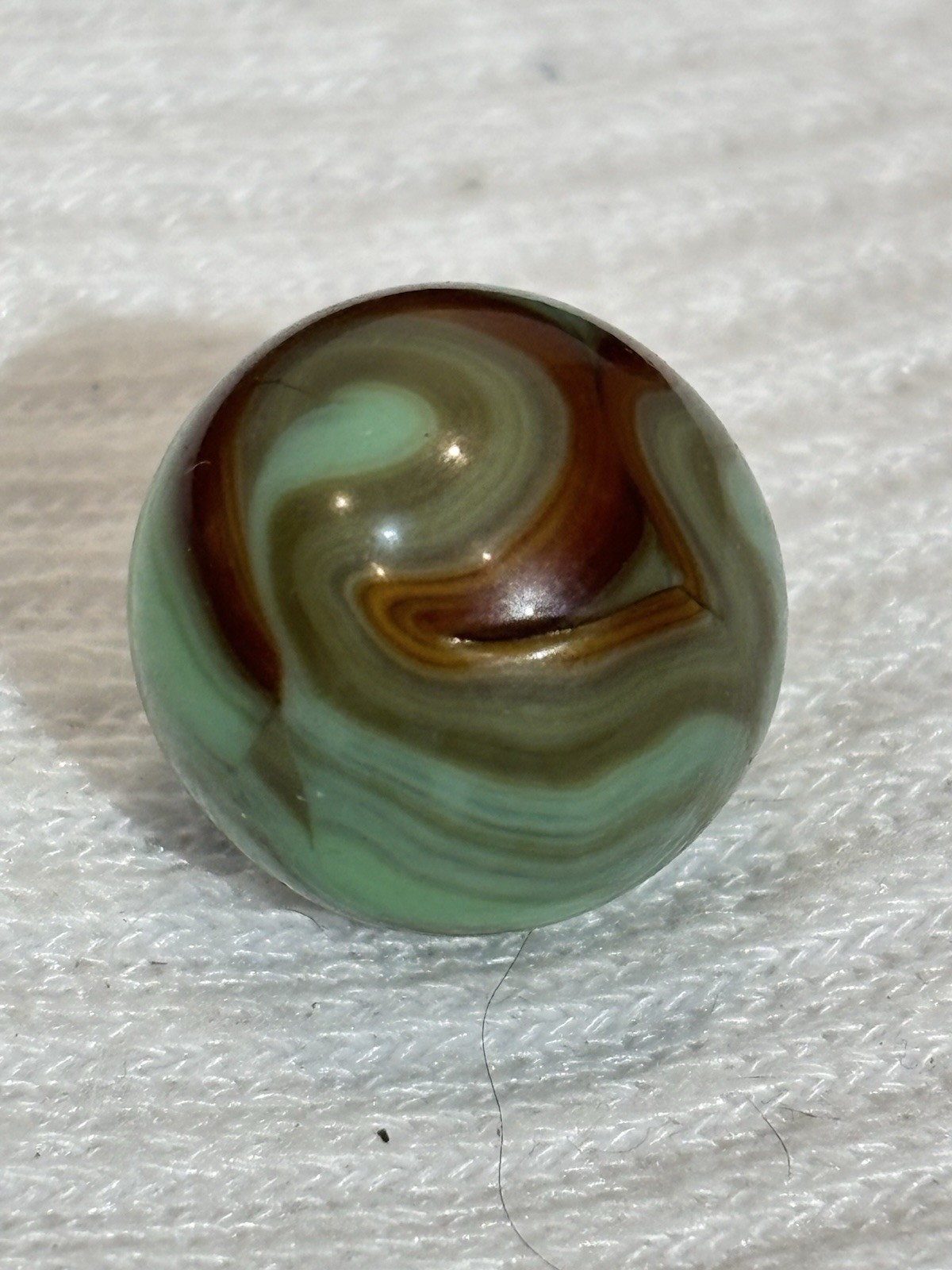 Vintage Alley Agate PISTACHIO HYBRID (UV) Glass Marble 0.67”