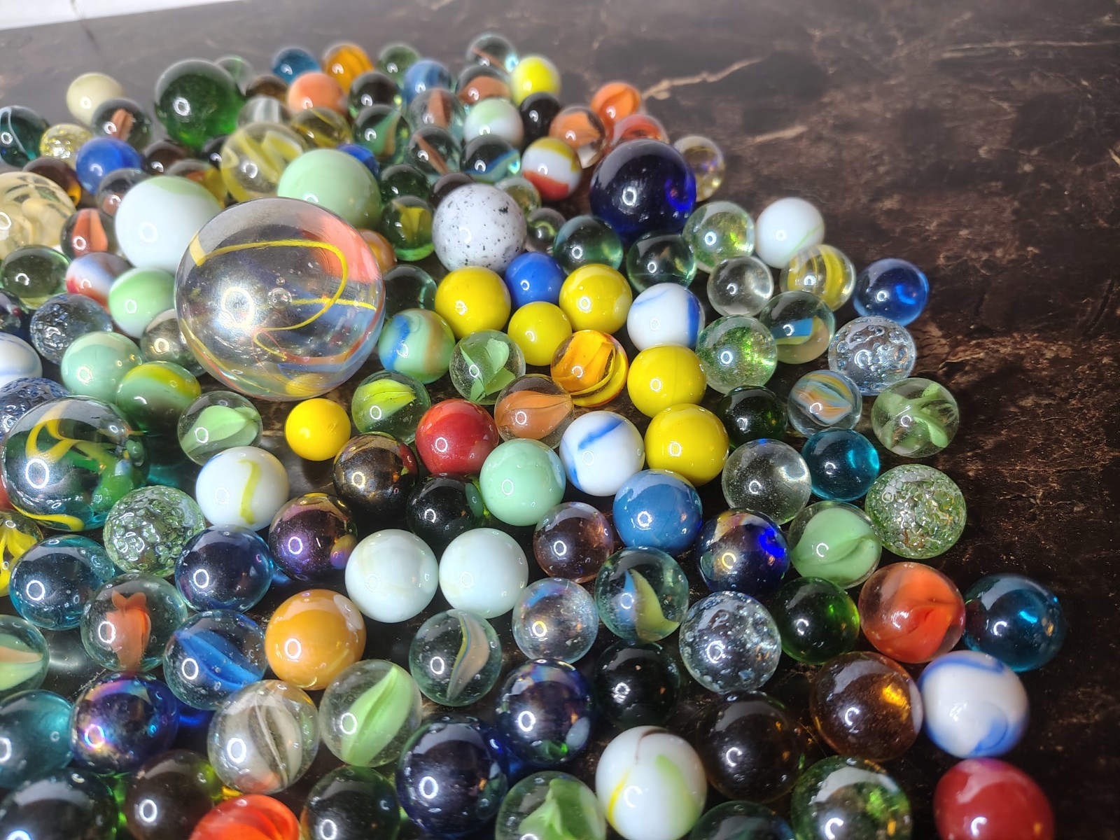 200+ VINTAGE GLASS MARBLES Swirls Opaque Shooters Excellent Shape