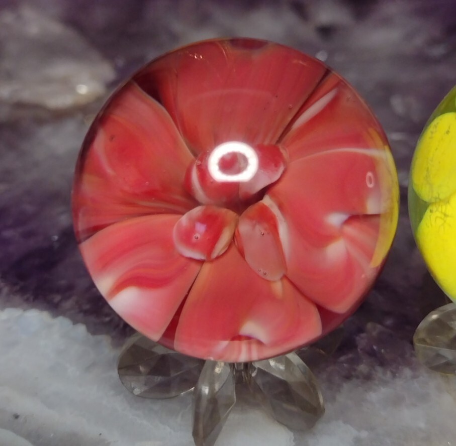 #2 1.22″+1.19″ 🌺 FLOWERS- CONTEMPORARY ART MARBLES LOT