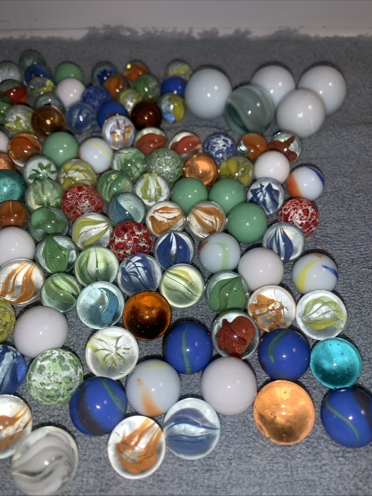 (190) MARBLES COLORED GLASS 160 GAME PARLOR BY MEREDIAN POINT + 30 extra marbles