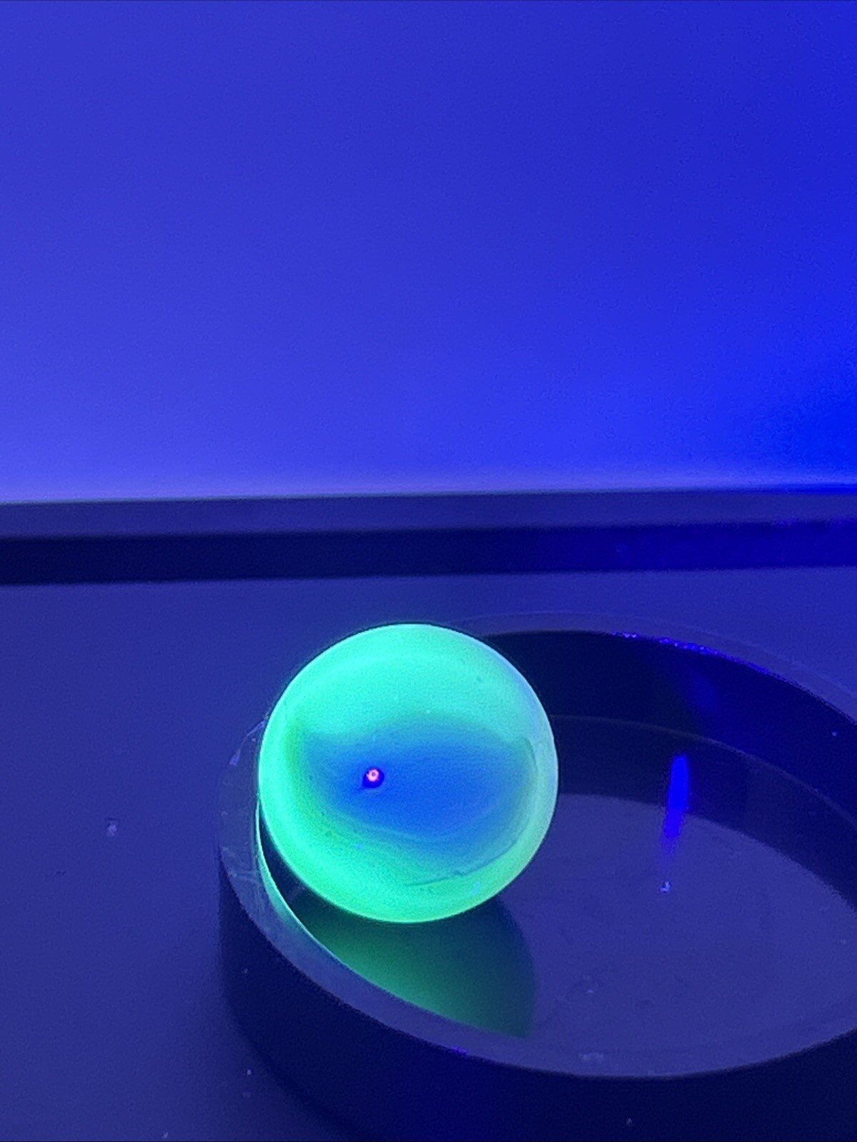 ART GLASS MARBLE URANIUM BLACKLIGHT GREEN glow