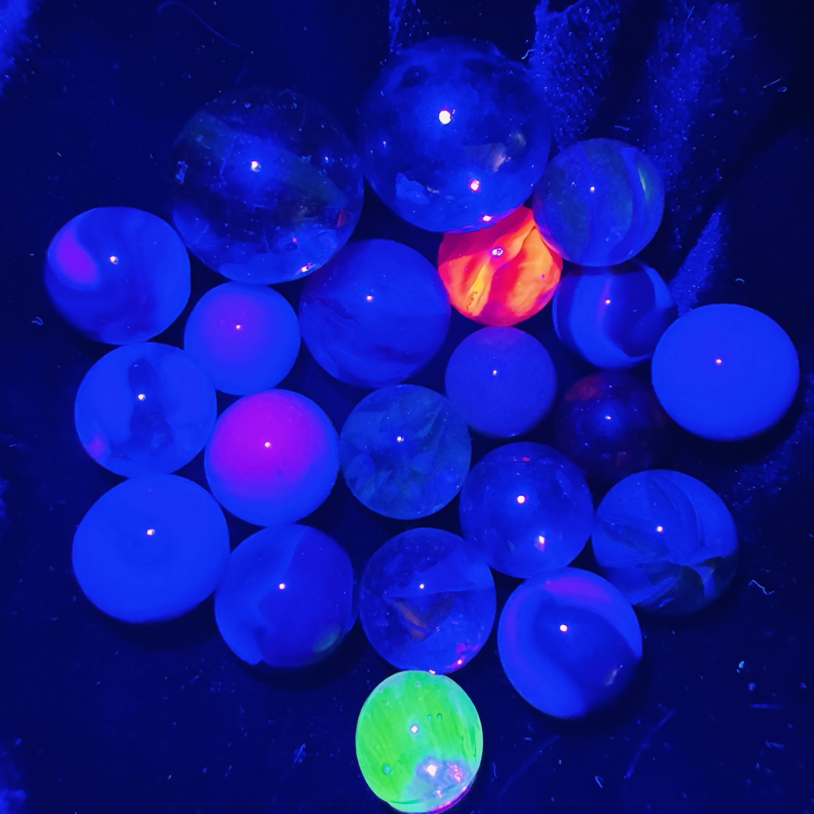 Vintage Marble Lot Of MARBLES UV Reactive Cadmium Uranium Lot #148