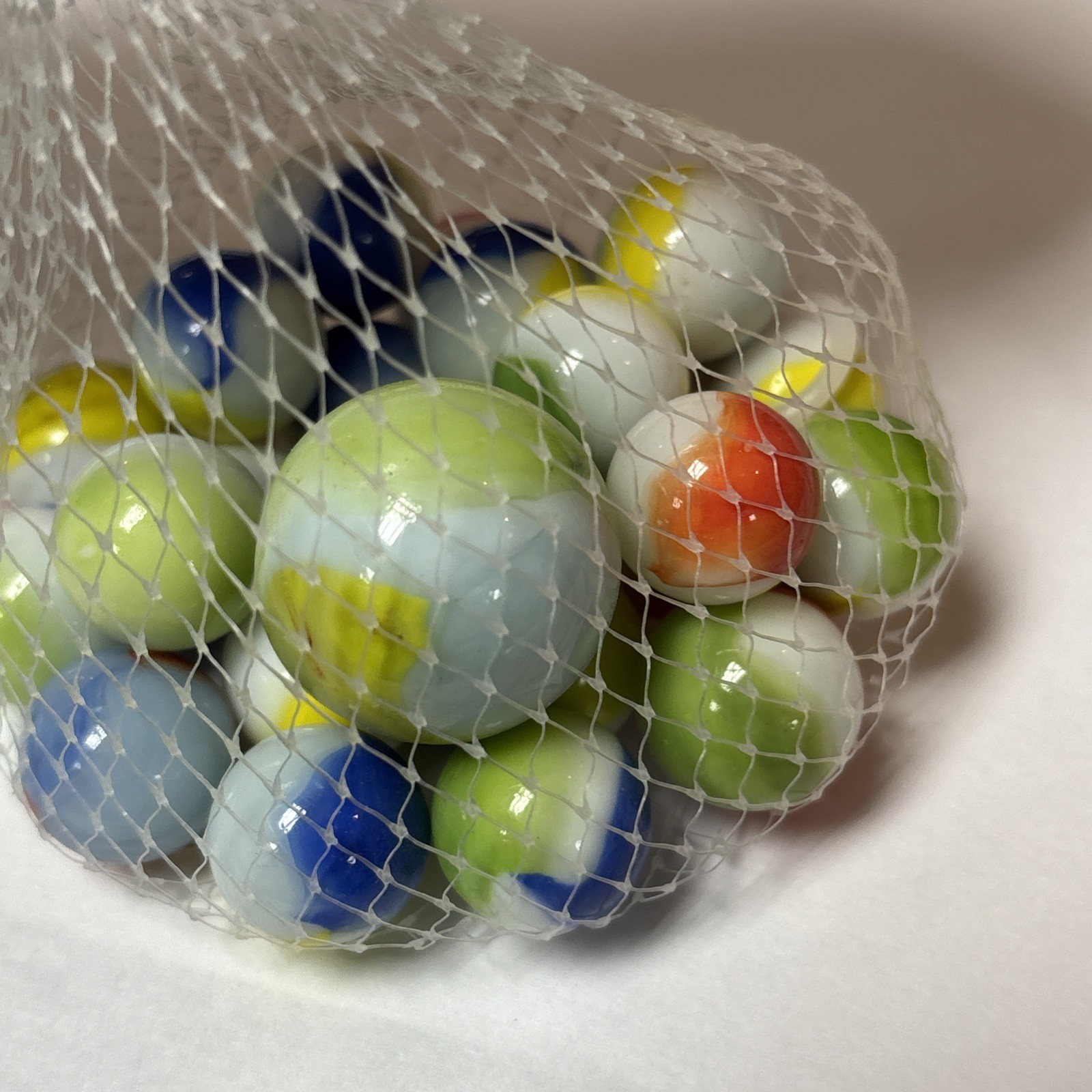 “PERICO” Collectors Marbles- MEGA MARBLES Vintage Net Bag 24 16mm/1 25mm Shooter