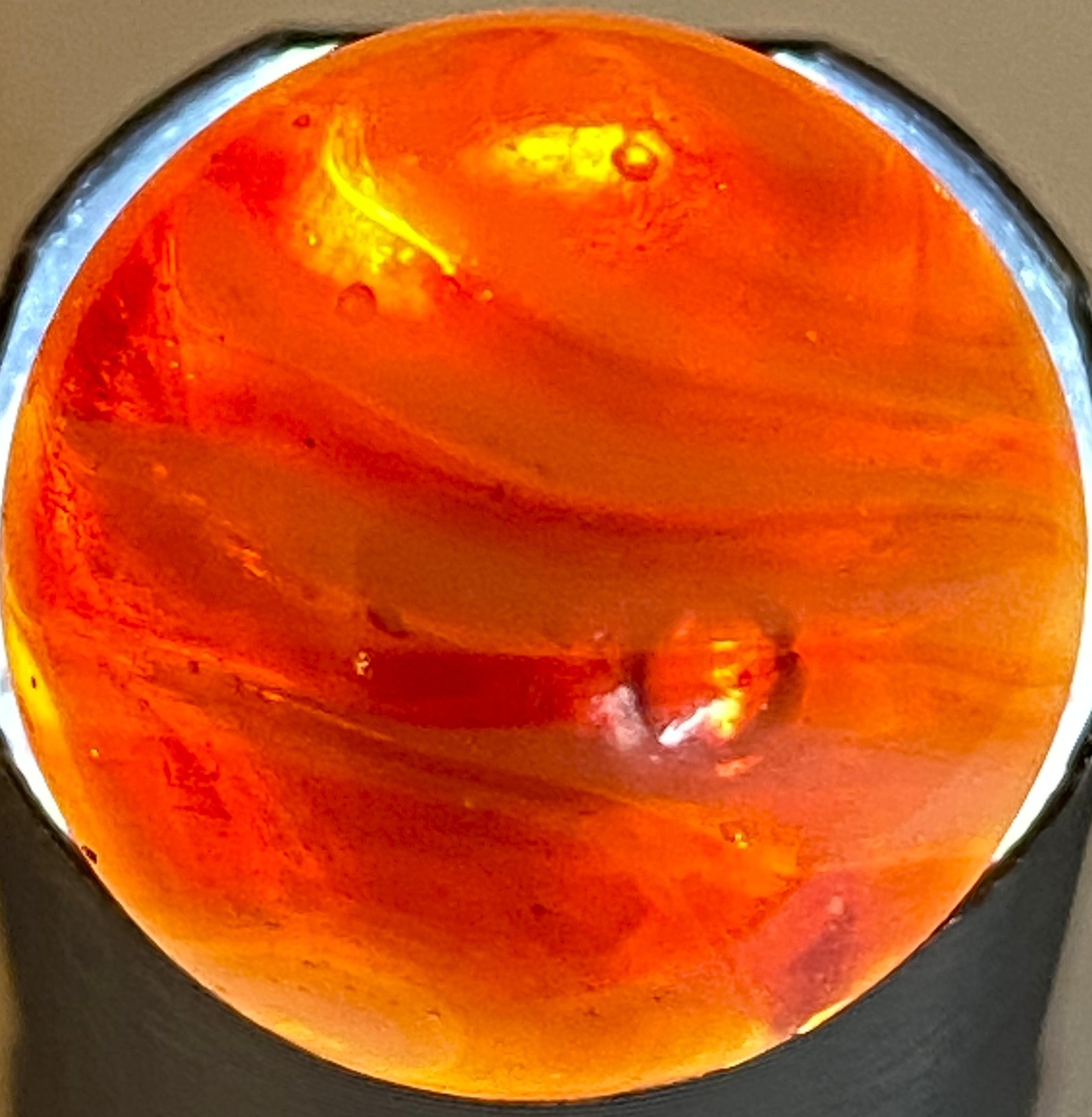 UNUSUAL FLAME PATTERN AKRO AGATE / CHAMPION .61″ 8B/68