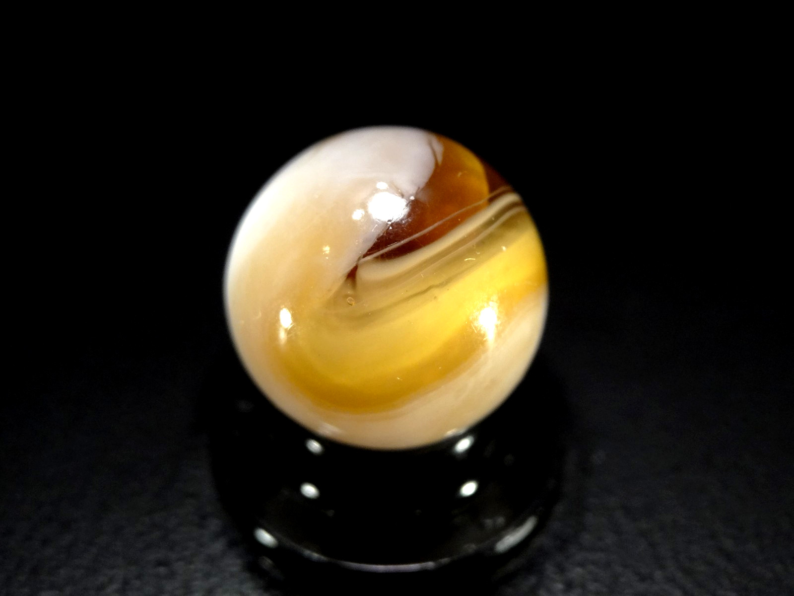 Christensen Agate AMBER-YELLOW PRISTINE WET MINT (personal collection)