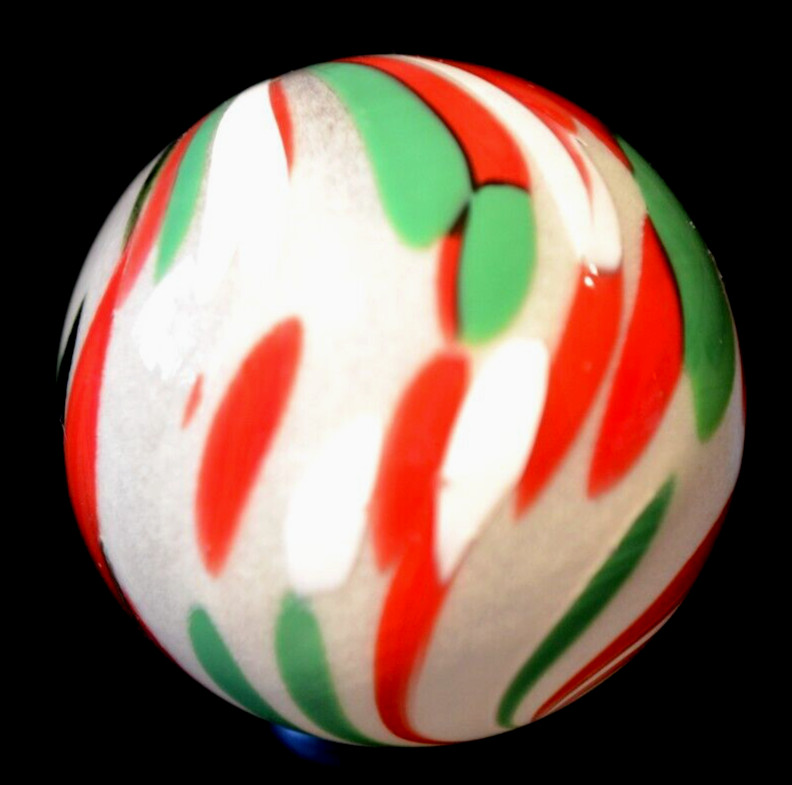 BRIAN TOSELAND GLASS MARBLE/1.797″-CHRISTMAS GUINEA-LIME GREEN UNDER BLACKLIGHT