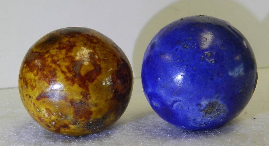 #21045m 1.16 Inches Vintage Pair of German Handmade Bennington Shooter Marbles