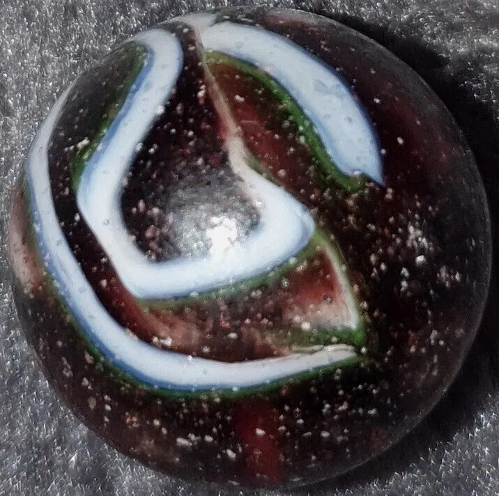 15/16″+ Exceptional UV Active Veiligglas Wirepull Type 4 Vintage Marble NM++++