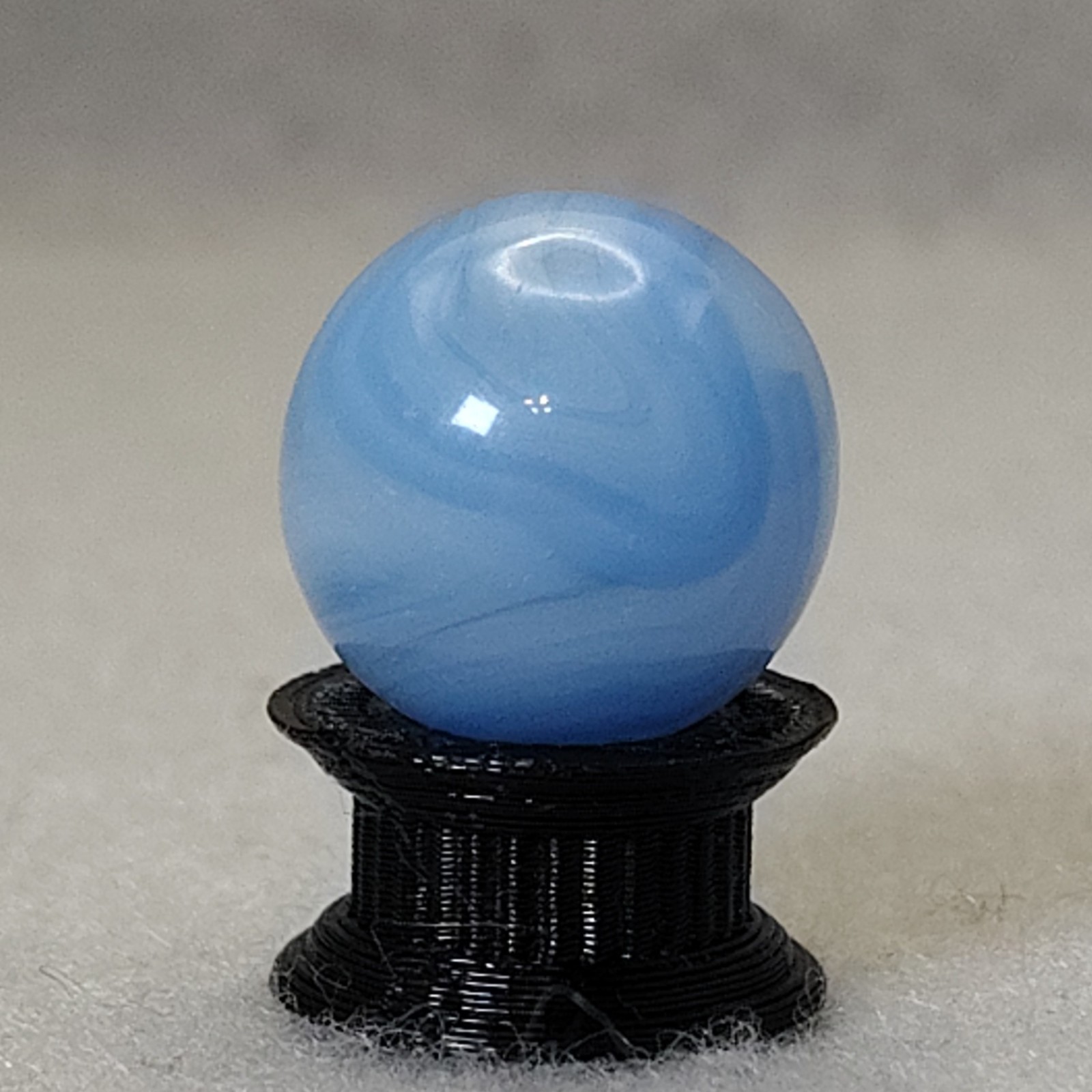 16mm Transparent Swirl Marble w/Blue stripes – Champion? NM
