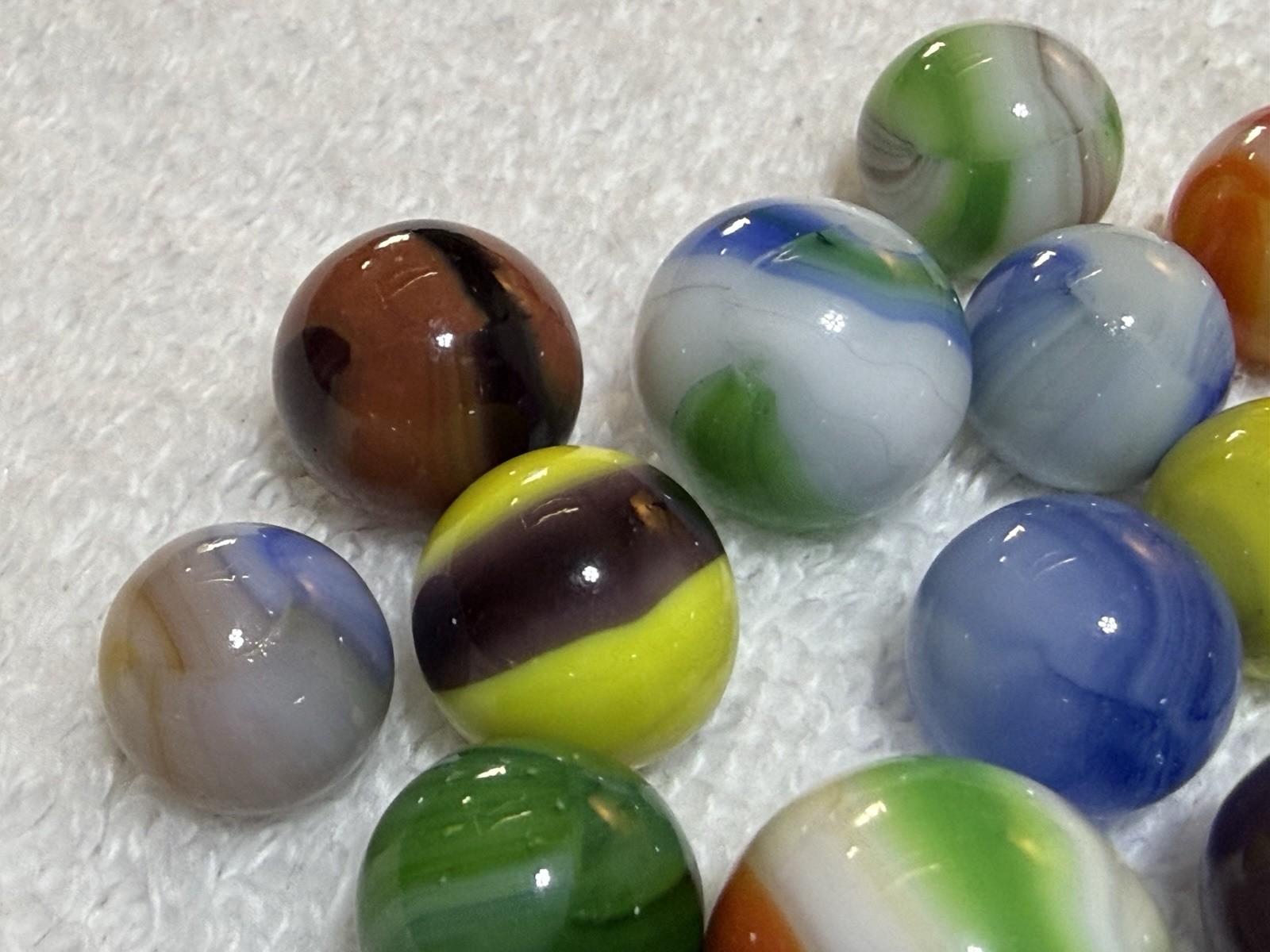 Lot Of 26 Marble King Rainbow Marbles .54” To .74” NM To Mint