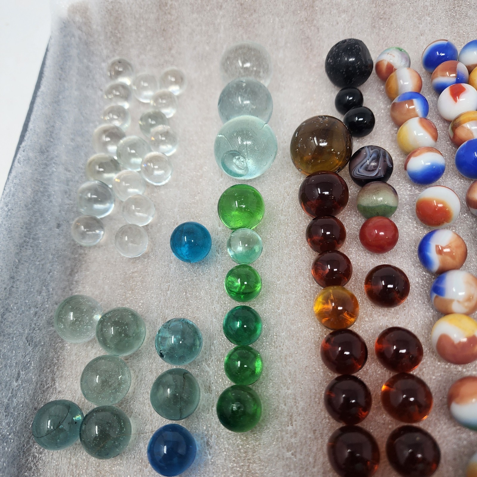 Vintage GLASS MARBLES 95 pc 2 pound Lot Mix Multi Color Multi Sizes