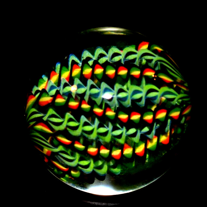 JOSHUA JUSTICE GLASS MARBLE/1.496″-BLACKLIGHT 10 CANE TWIST-2 BL RIBBON SETS