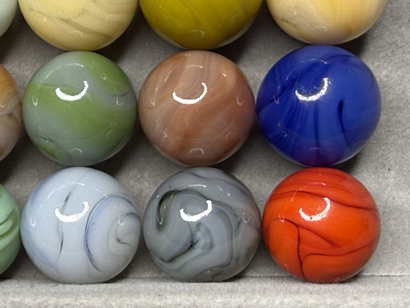 Lot Of 24 Champion Swirl Marbles NM(+)
