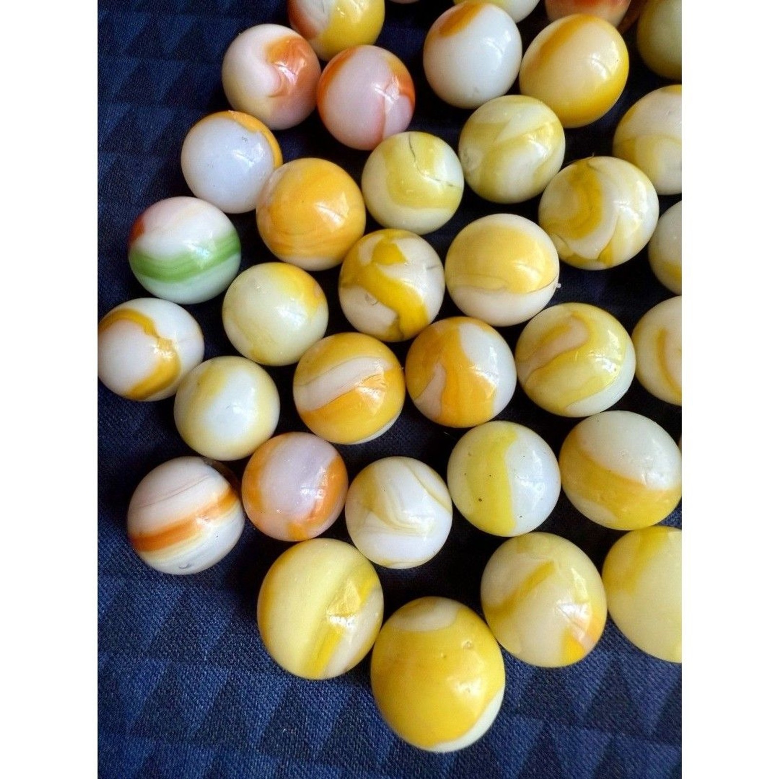 VTG Akro Agate Peltier Marbles Lot – 44pc Rainbow Yellow UV Glow