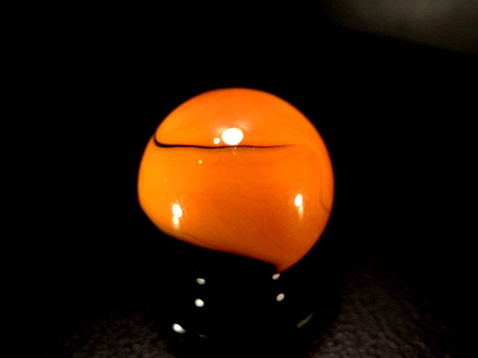 AKRO AGATE *PUMPKIN w / OXBLOOD COLOR * VHTF Pristine WET MINT “SHOOTER”