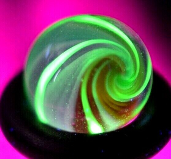 BRYAN TRILLAS GLASS MARBLE/.428″ PEEWEE-TRANS. RAINBOW CORKSCREW BLACKLIGHT-FAST