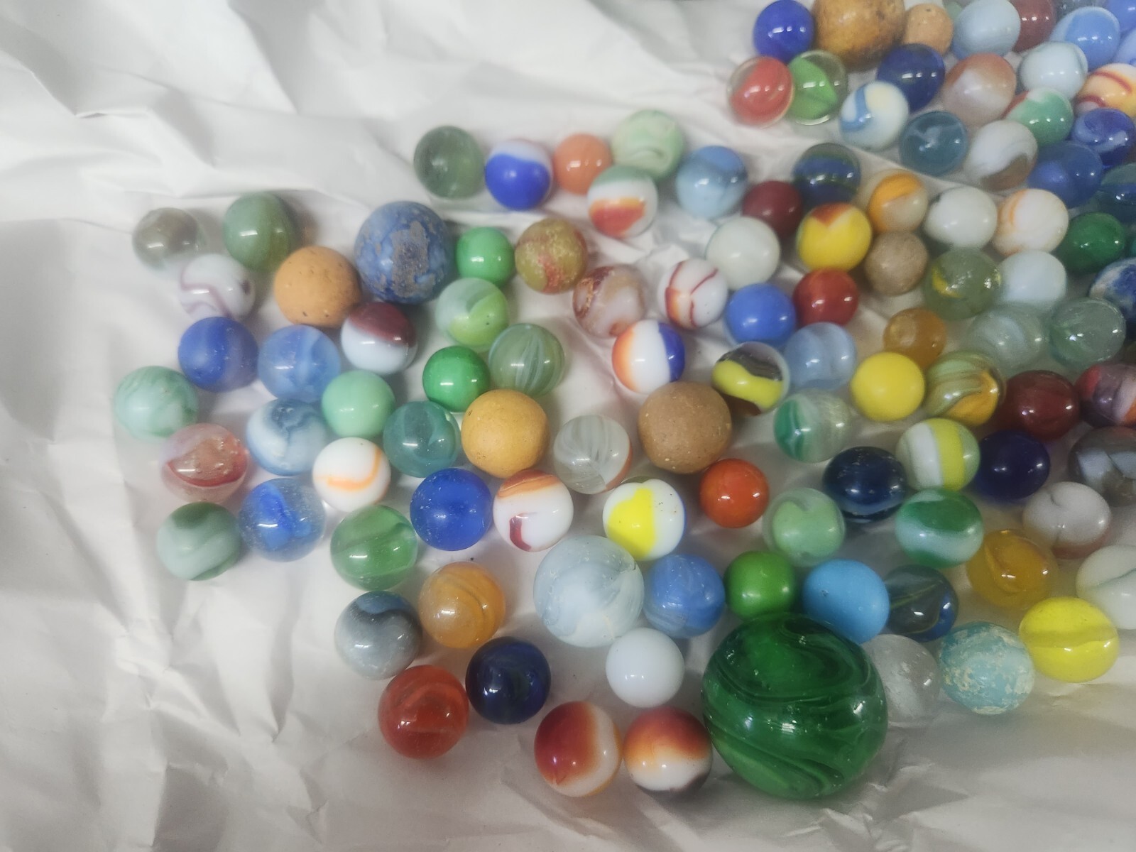 Lot of 130 vintage marbles in vintage Cherrydale Farms peanut Crunch 1950s Can.