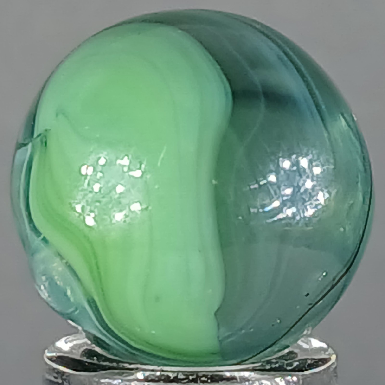Vintage Vitro Conqueror Marble .60 Near-Mint Condition Combined Shipping