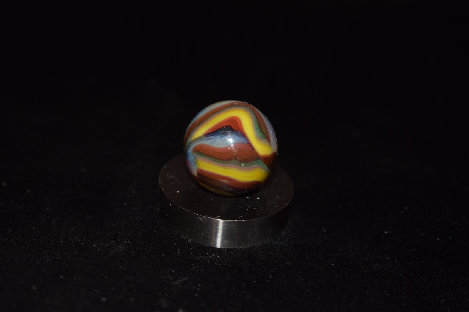 🐦➖⏩DAS Silverback run multi-color OXBLOOD Swirl Marble Size .687″=11/16″ Mint