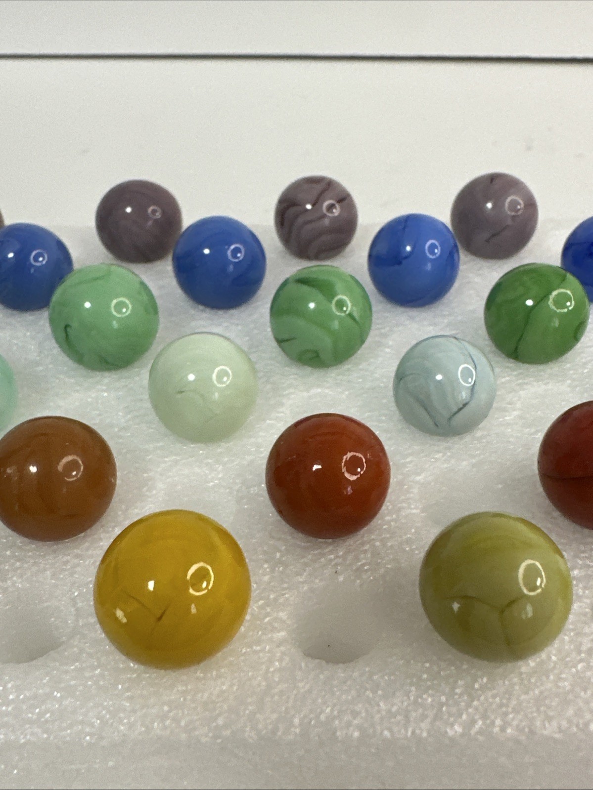 027 Lot Of 30 Champion Swirl Marbles! Beautiful Spread